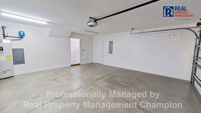 Building Photo - 3BD/2BA home w/vaulted ceilings, fireplace, 2-car garage, deck and fenced backyard