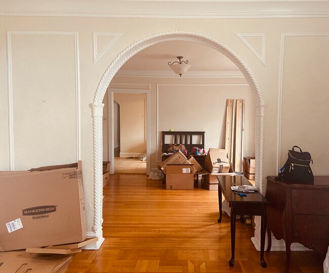 Family room looking into dining area - 444 S Hanley Rd