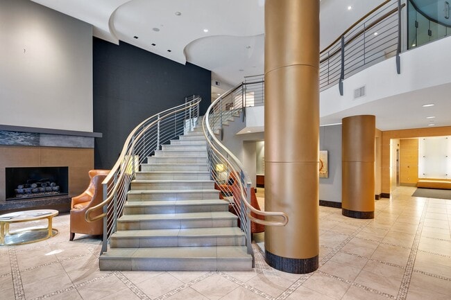 Building Photo - 2033 2nd Ave