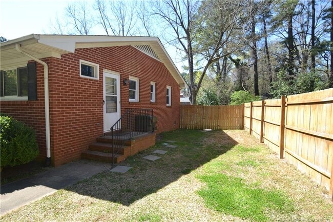 Building Photo - 5133 Lundy Dr