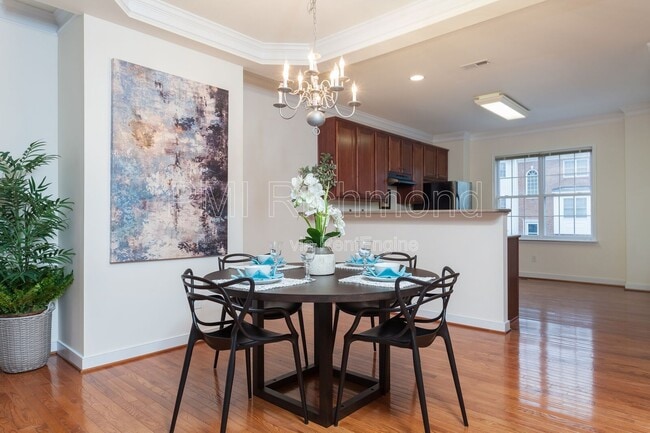 Building Photo - 6909 Stratford Townes Way