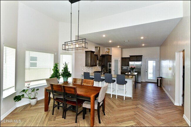 Building Photo - 2225 Tierra Delmonte Dr