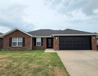 Building Photo - 3505 SW Carriageway Ave