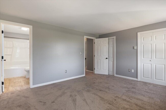 Building Photo - 5 Aspen Ln