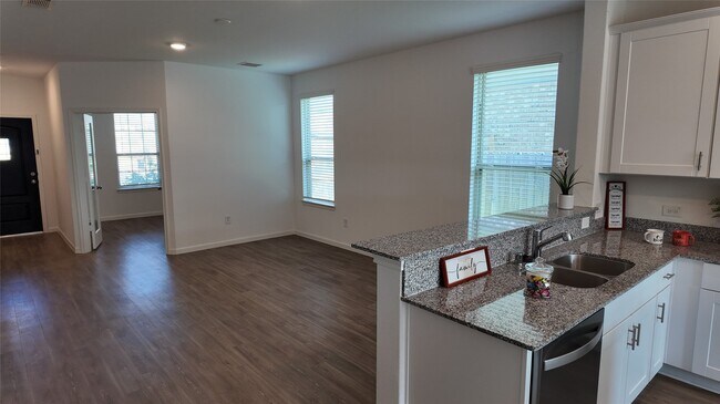 Building Photo - 1328 Bright Hl Dr
