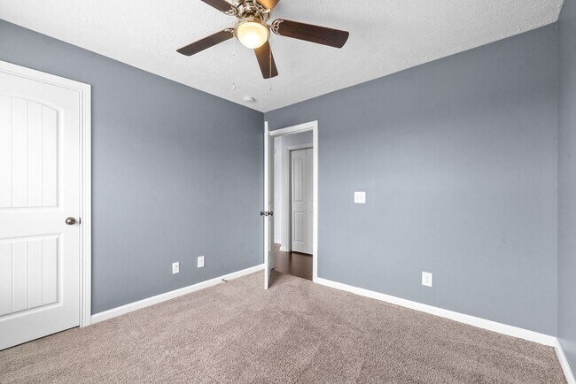 Building Photo - Pet Friendly Four Bedroom with Basement!