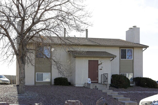 Building Photo - 1785 Zebulon Dr