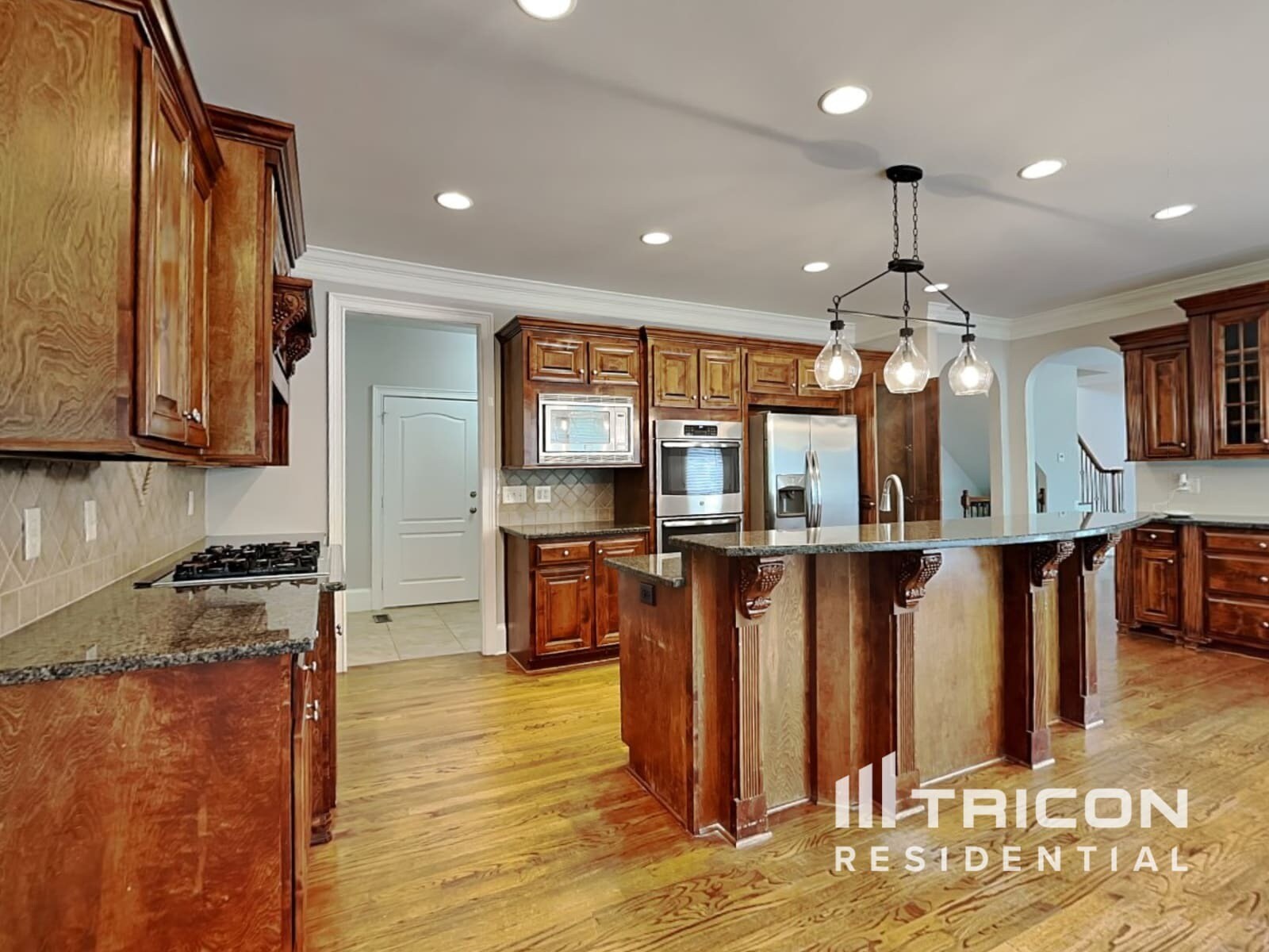 Building Photo - 5840 Cool Springs Dr