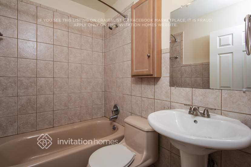 Building Photo - 5620 2nd Ave Dr W