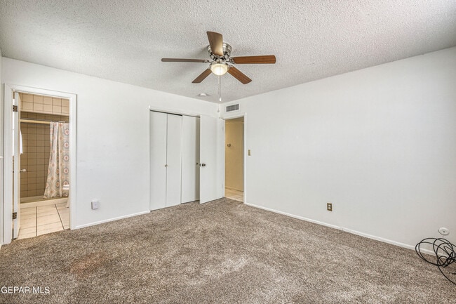 Building Photo - 3008 Gaston Dr