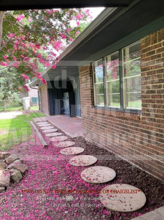 Building Photo - 127 Oaklawn Dr