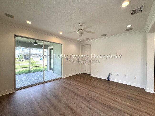 Building Photo - 8998 Fullerwood Ave