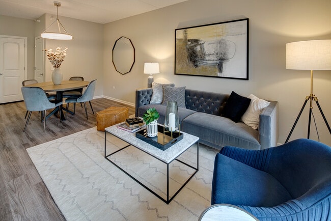 Building Photo - 1155 Museum Blvd