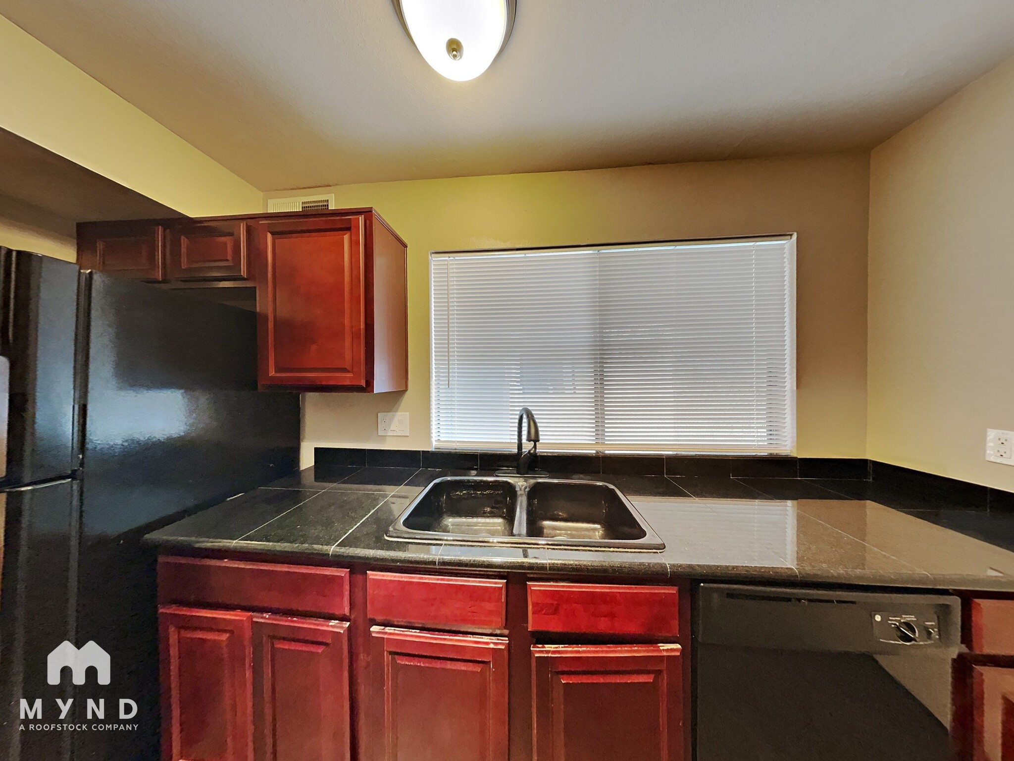 Building Photo - 10115 E Mountain View Rd