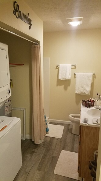 Building Photo - 359 Kingwood St