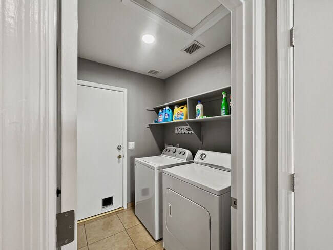 Building Photo - 17830 N Kimberly Way