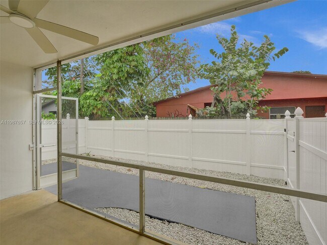 Building Photo - 932 Mandarin Isle