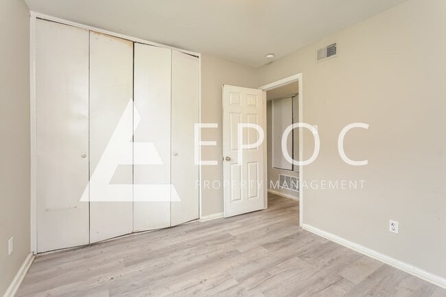 Building Photo - 4114 Carnation Dr