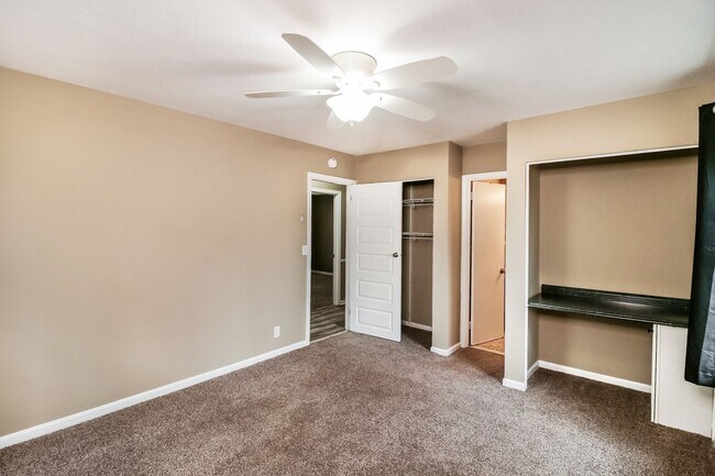 Building Photo - 3001 Green Grove Cir NE