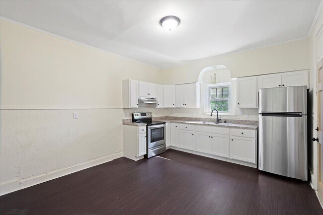 Building Photo - 437 S 14th St