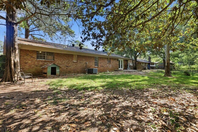 Building Photo - 2549 Jennifer Dr