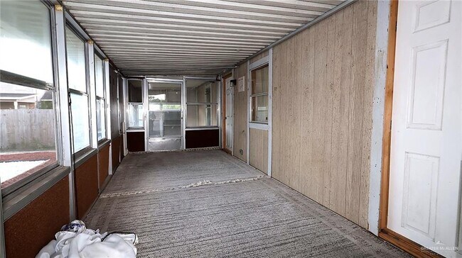 Building Photo - 5005 E State Hwy 107
