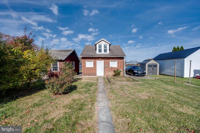 Building Photo - 121 W Arch St