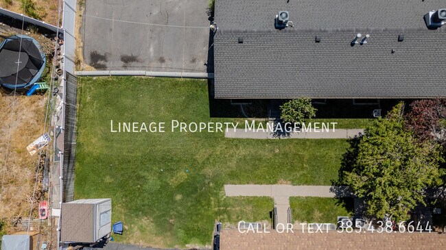 Building Photo - 1223 Emery-B
