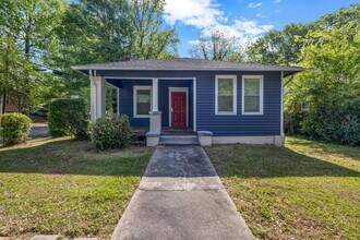 Building Photo - Charming 3 Bedroom, 2 Bathroom Home in the...