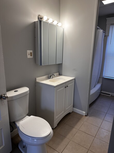 Bathroom - 16 Hillside St