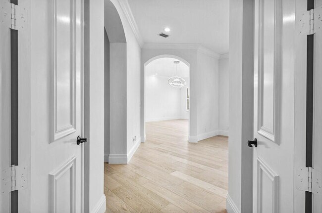 Building Photo - 17662 Circle Pond Ct