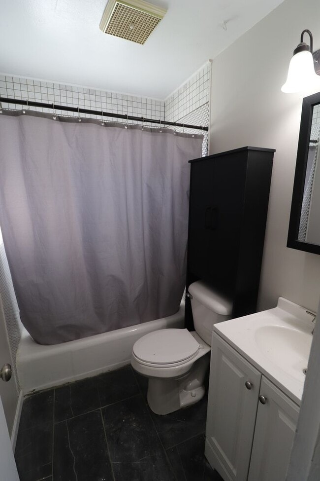 Building Photo - Charming 3 bedroom home on Corner Lot!