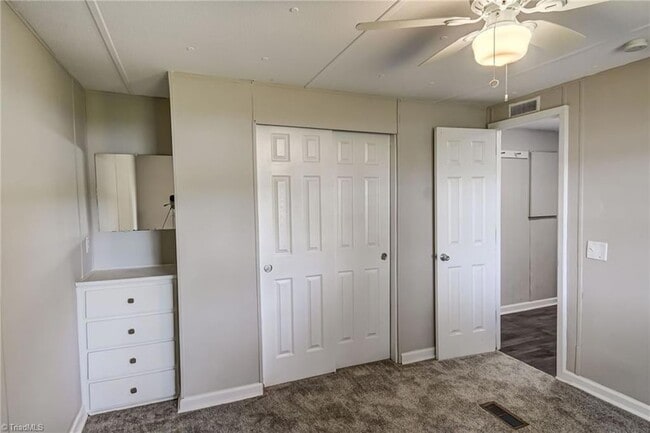 Building Photo - 5947 Julian Airport Rd