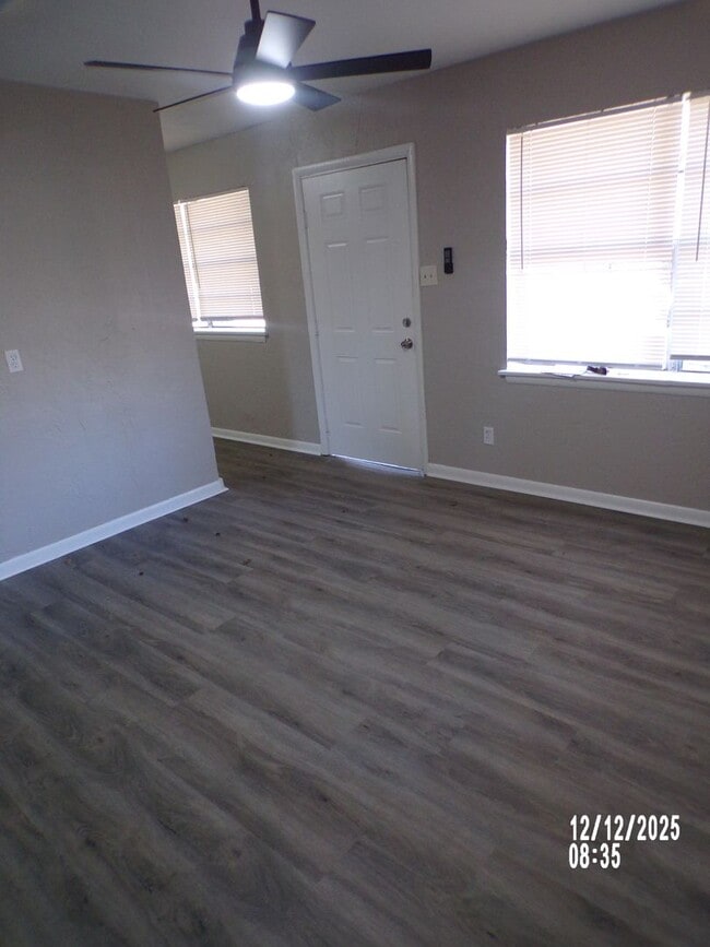 Building Photo - Great re-do