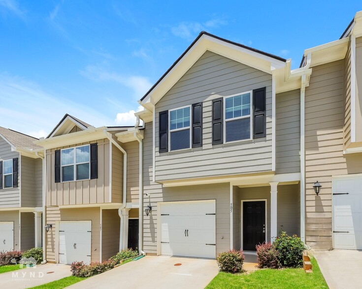 Building Photo - 207 Highwood Ln