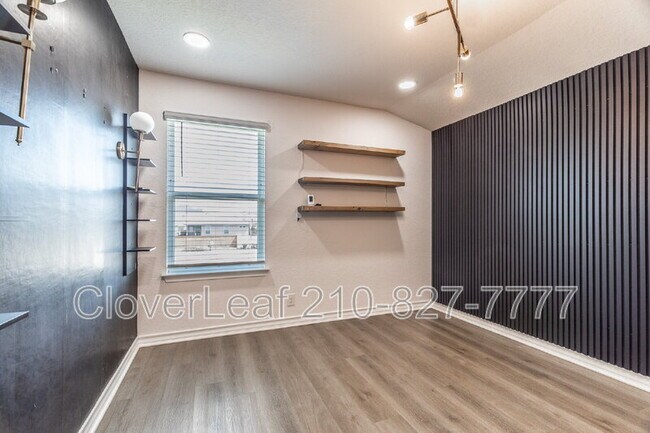 Building Photo - 9602 Bicknell Sedge
