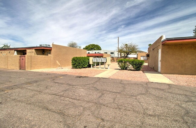 Building Photo - 5323 N 19th Ave