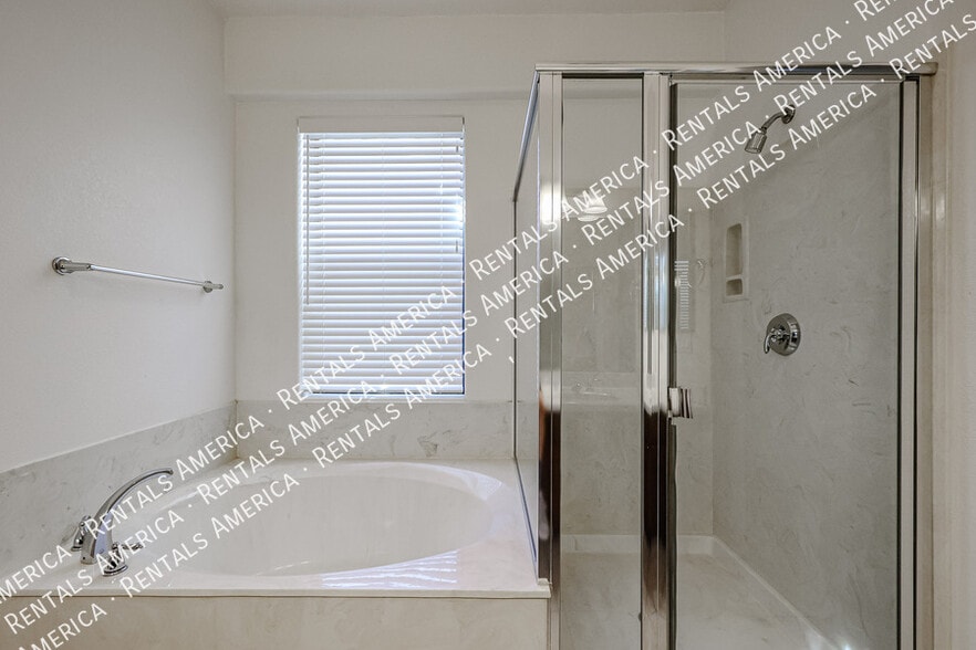 Building Photo - 123 N Washington St