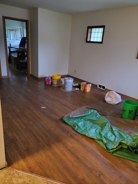 Building Photo - 605 Jungles Ave