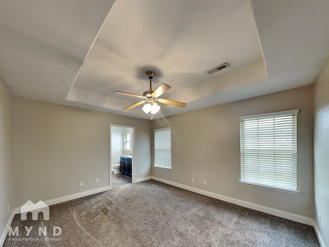 Building Photo - 566 Waterford Ln
