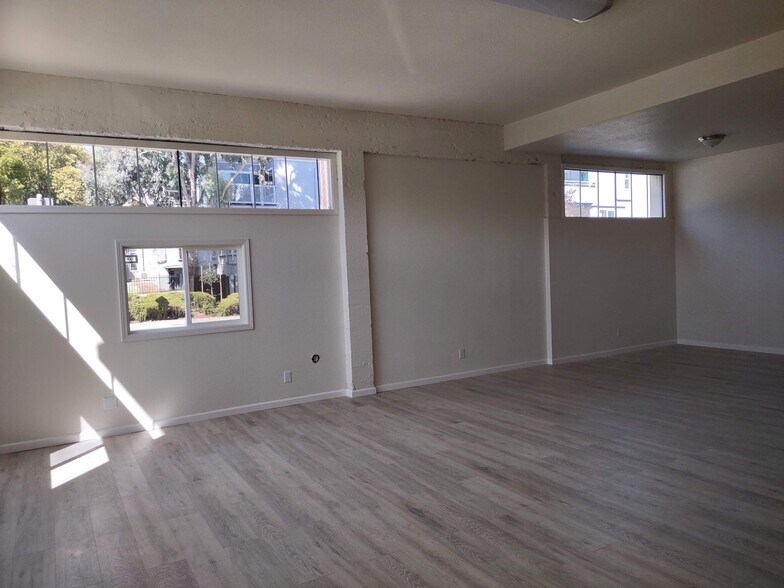 Looking from Living Room into open dining room - 401 Green St