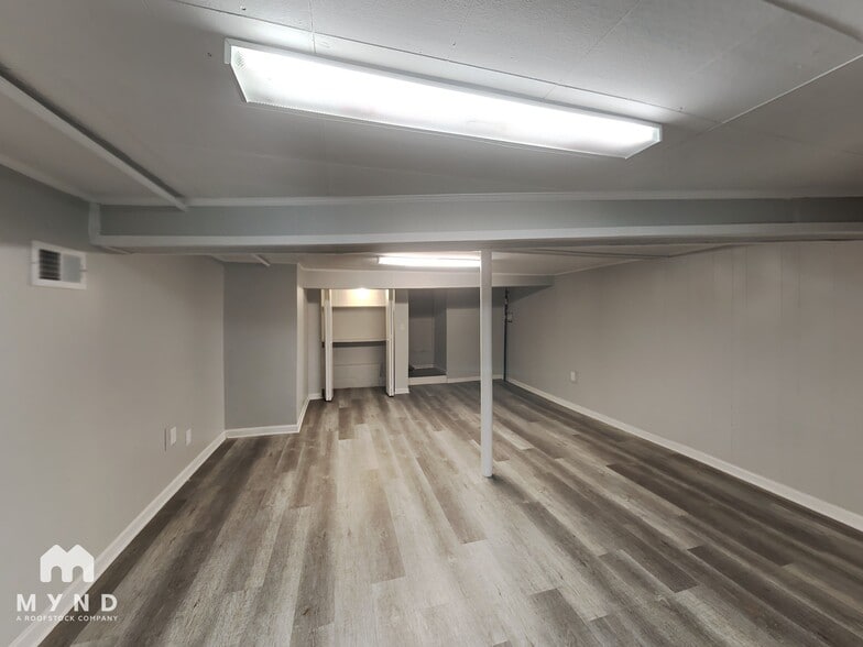 Building Photo - 5493 Beaver Dr SW