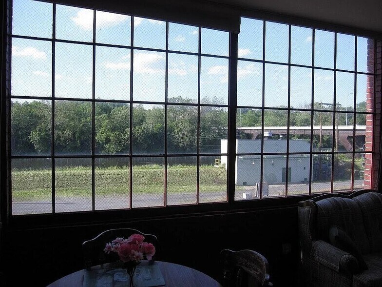 River View - 11 W 2nd St