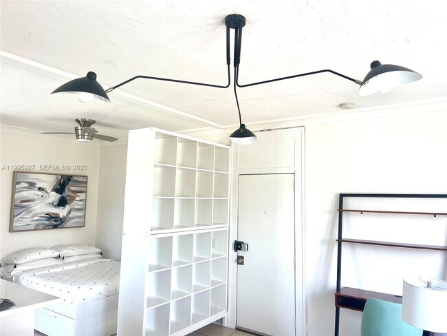 Building Photo - 1611 Michigan Ave