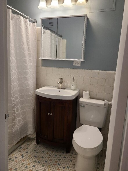 #1205 - 1800 Roundhill Rd