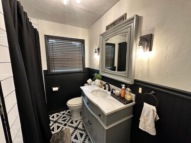 Building Photo - For Rent: Spacious 3 Bed + Office Home wit...