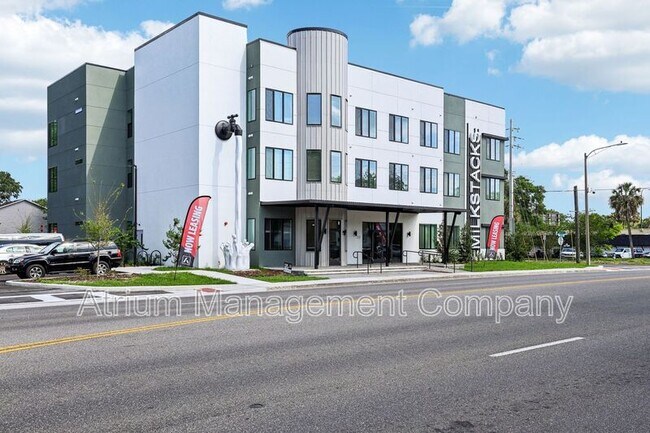 Building Photo - 221 S Bumby Ave