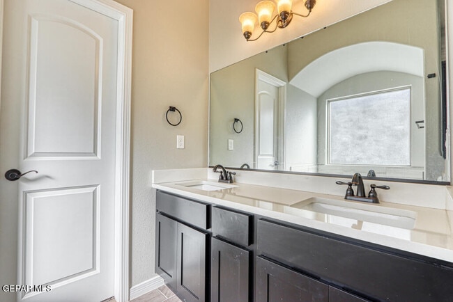 Building Photo - 13772 Newton Ct