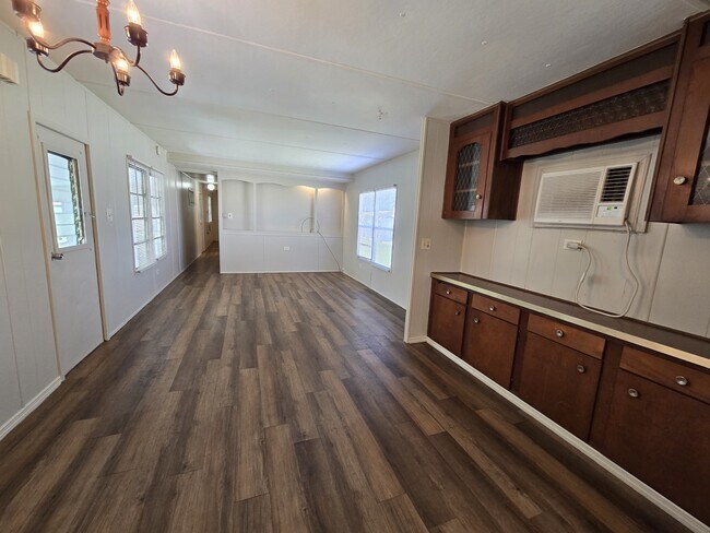 Building Photo - 1740 Missouri Ave