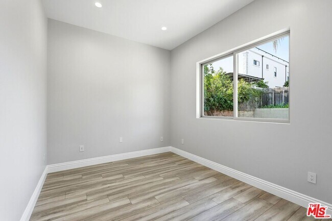 Building Photo - 6717 Sunnyslope Ave